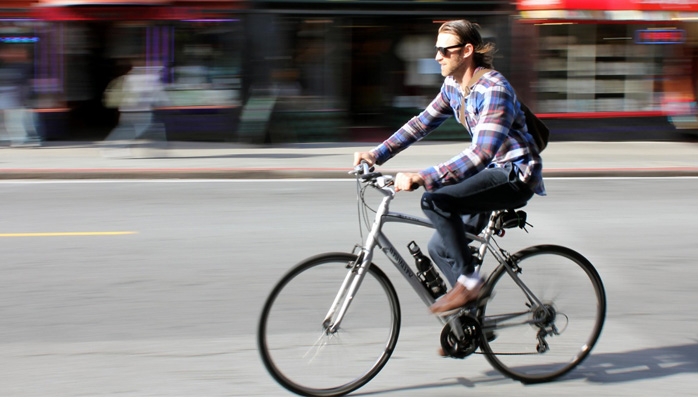 La Commission européenne propose une assurance obligatoire pour circuler en vélo électrique